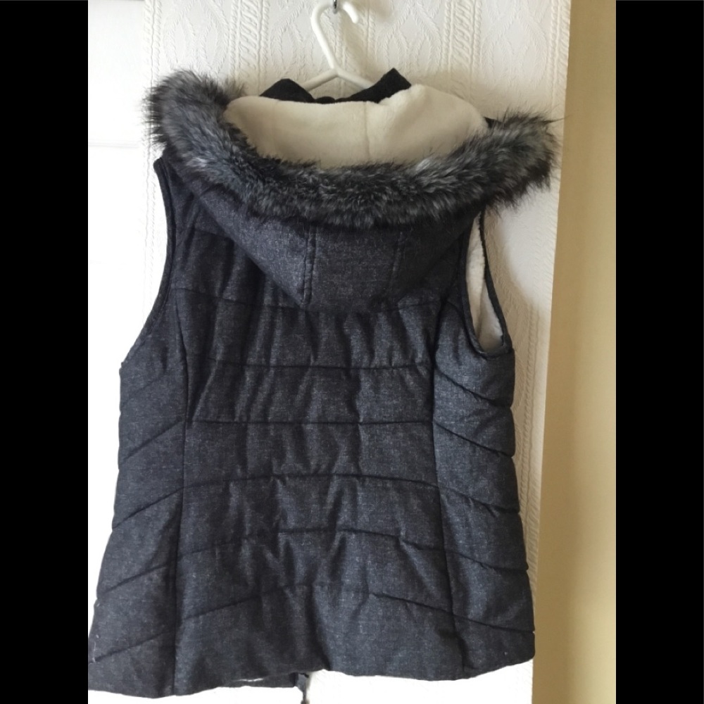 Green Tea Vest - Picture 3 of 3